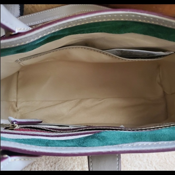 🤍Dooney & Bourke Amelie Tote in grey color🤍 - Picture 4 of 9